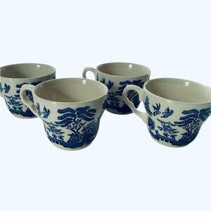 Blue Willow EIT Porcelain Teacup Set Of Four Teacups Classic Blue and White